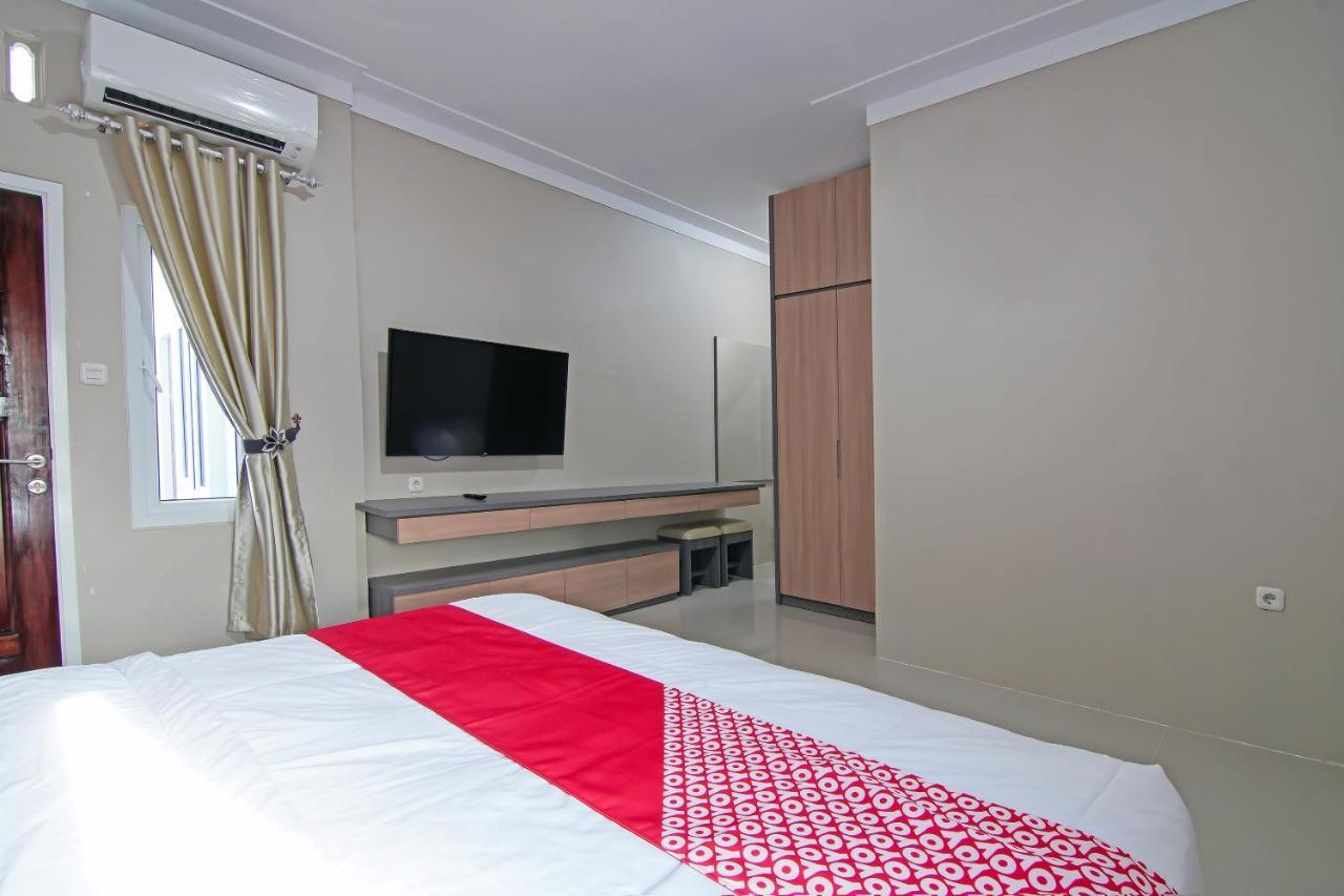 Oyo 91681 Raysa Homestay Pekanbaru Bagian luar foto