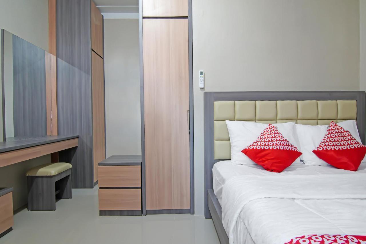 Oyo 91681 Raysa Homestay Pekanbaru Bagian luar foto