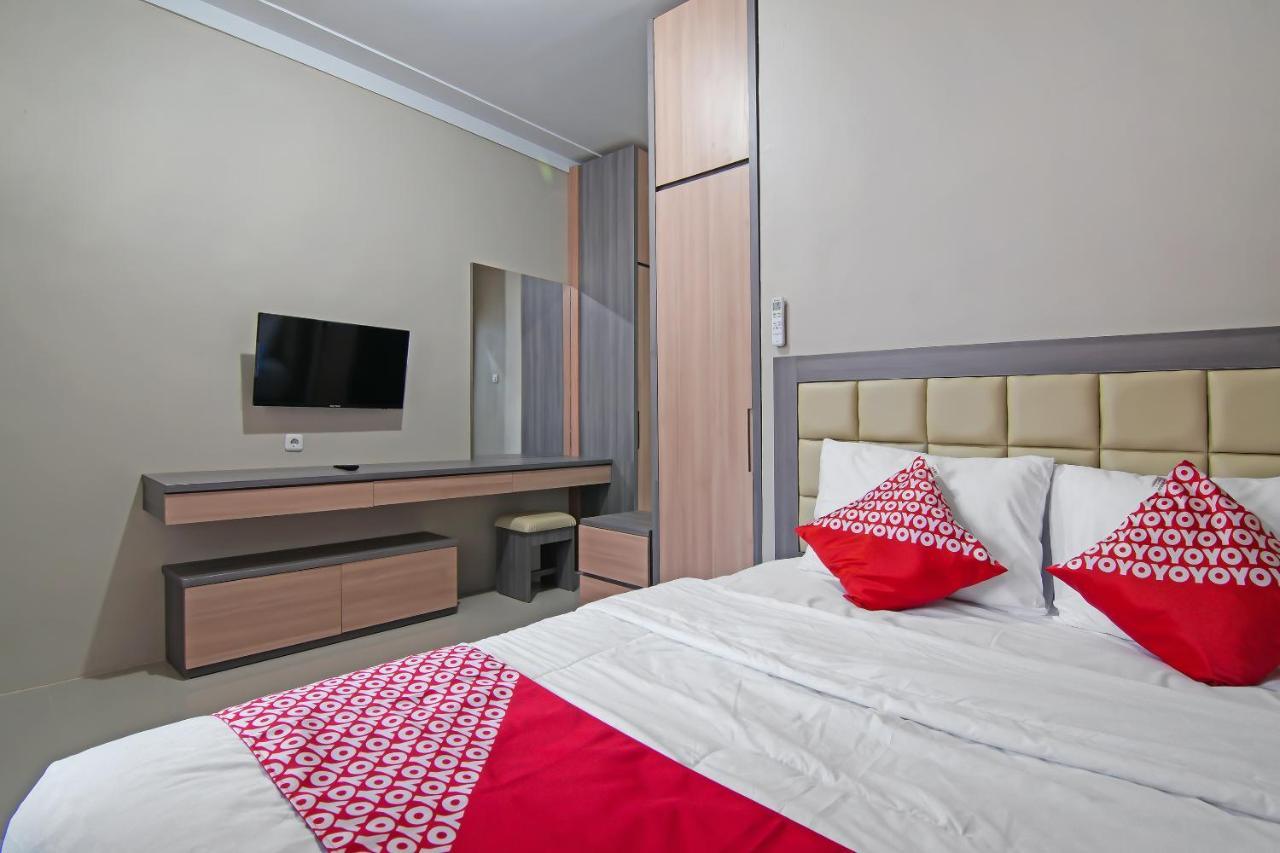 Oyo 91681 Raysa Homestay Pekanbaru Bagian luar foto